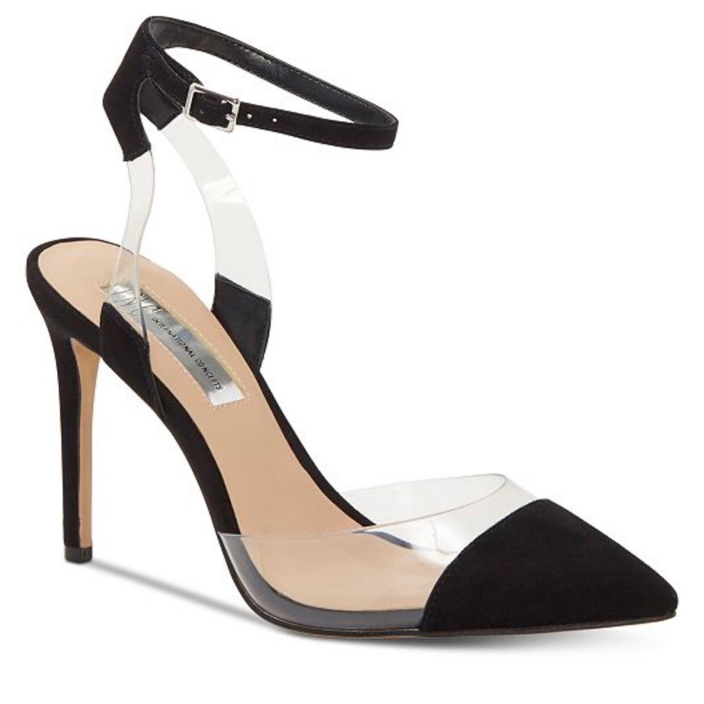 Size 9.5 INC International Black pump